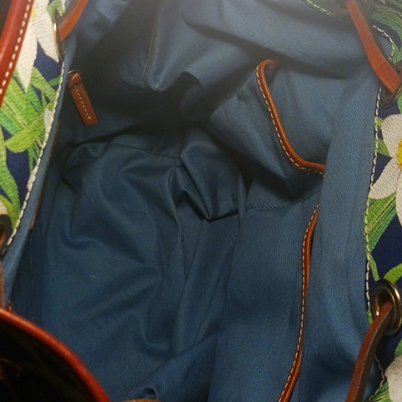 Dooney & Bourke large drawstring bag with matching wrist wallet - Picture 5 of 13